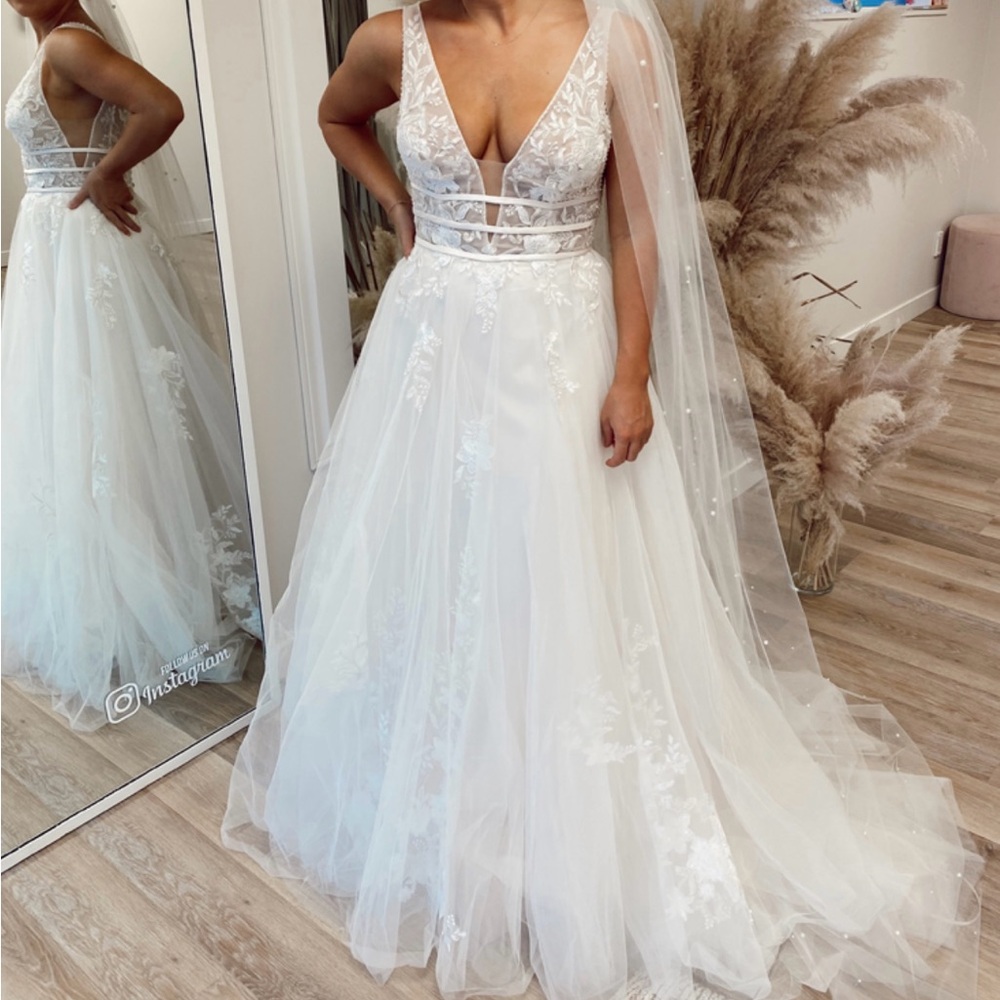 Rebecca Ingram “Raelynn” Wedding Dress - Size 16